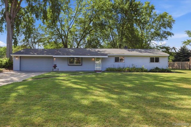 4845 Pelton Road, Independence Charter Township, MI 48346