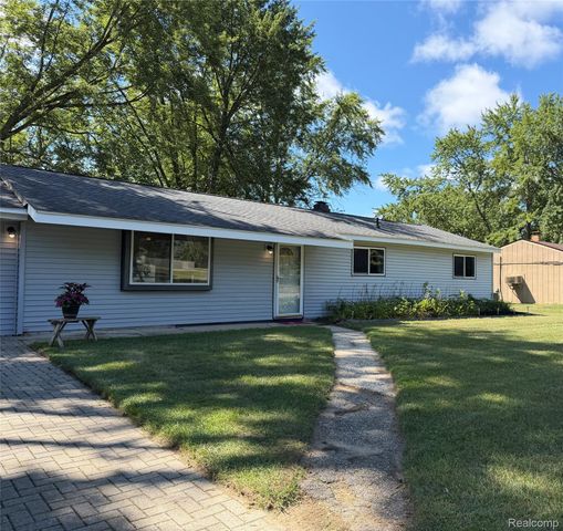 4845 Pelton Road, Independence Charter Township, MI 48346