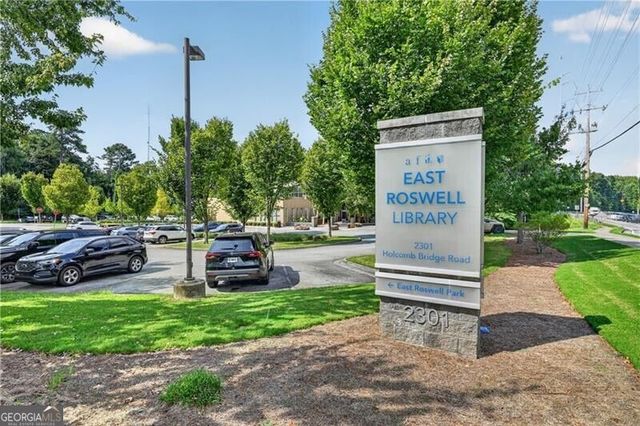 1005 Canyon Point Circle, Roswell, GA 30076