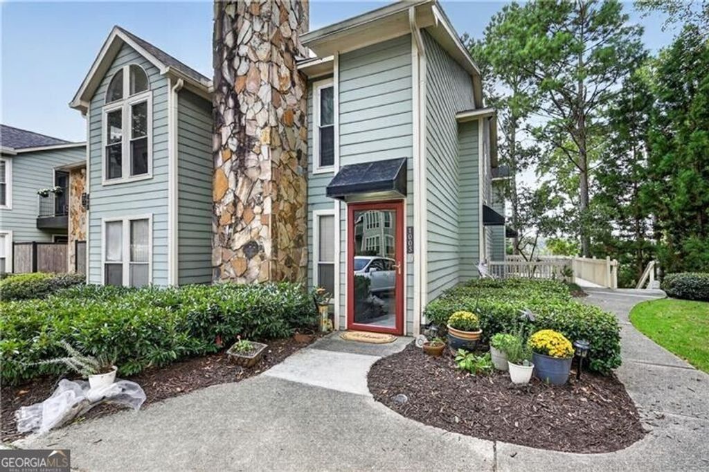 1005 Canyon Point Circle, Roswell, GA 30076