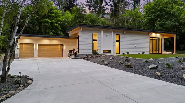 1518 E 20th Ave, Spokane, WA 99203