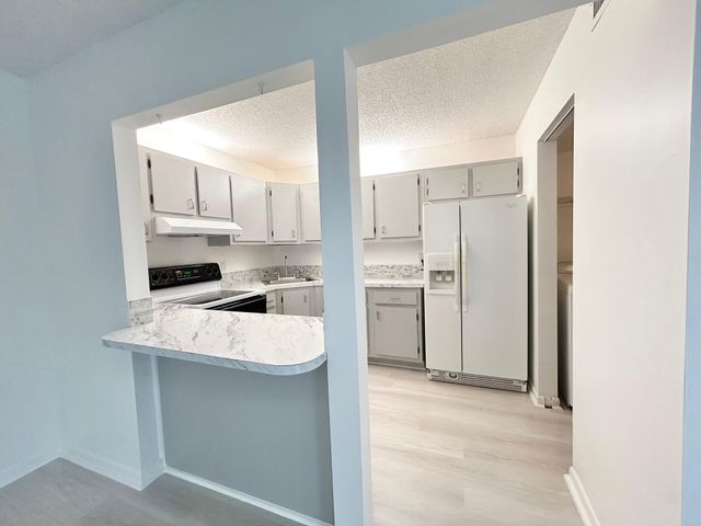 102 Lake Pine Circle D-1, Greenacres, FL 33463
