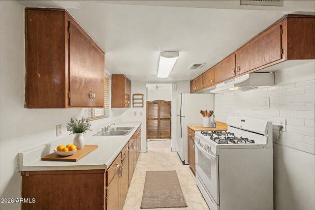 820 E BUTLER Drive, Phoenix, AZ 85020