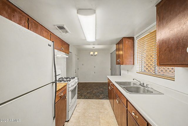820 E BUTLER Drive, Phoenix, AZ 85020