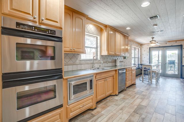 8620 Canyon Crest Road, Fort Worth, TX 76179