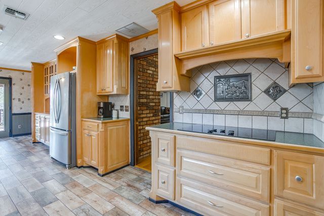 8620 Canyon Crest Road, Fort Worth, TX 76179