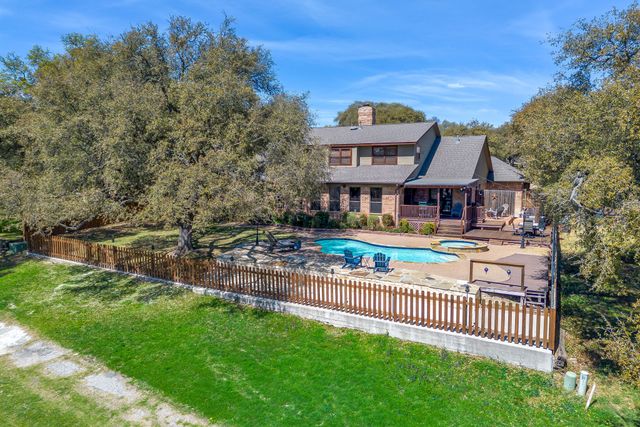 8620 Canyon Crest Road, Fort Worth, TX 76179