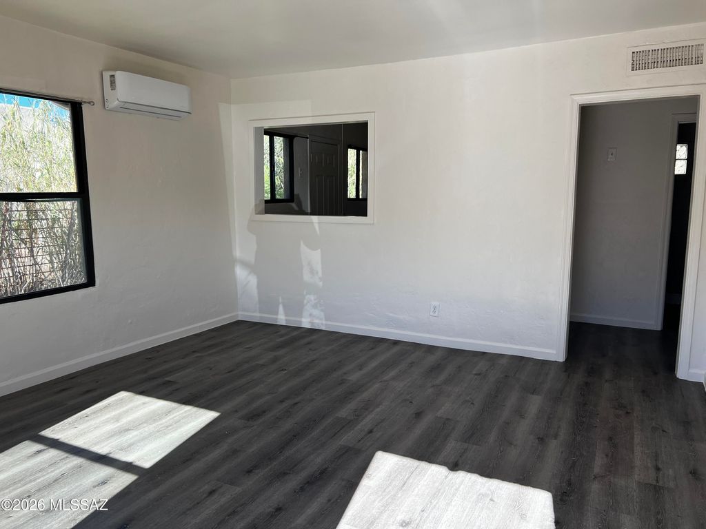 156 W 44th Street, Tucson, AZ 85713