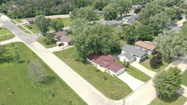 1203 1st Avenue, Charles City, IA 50616