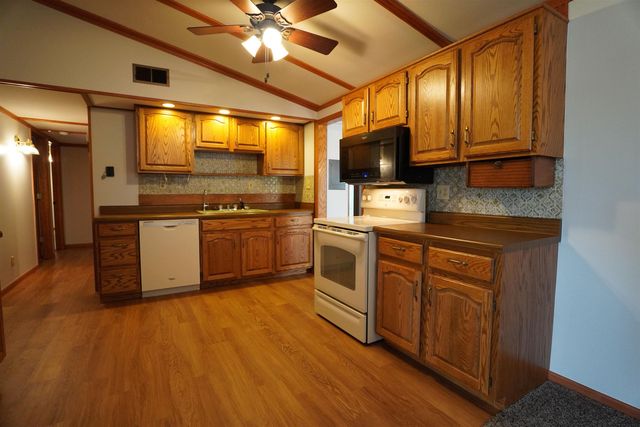 1203 1st Avenue, Charles City, IA 50616