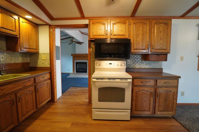 1203 1st Avenue, Charles City, IA 50616