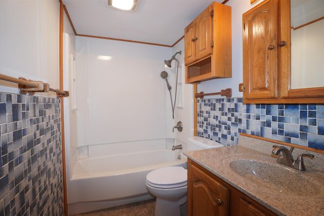 1203 1st Avenue, Charles City, IA 50616