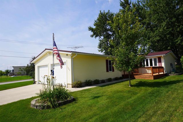 1203 1st Avenue, Charles City, IA 50616