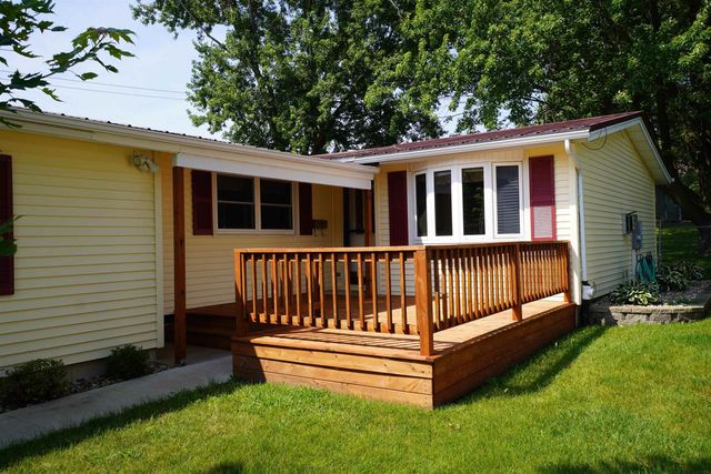 1203 1st Avenue, Charles City, IA 50616