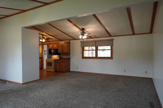 1203 1st Avenue, Charles City, IA 50616