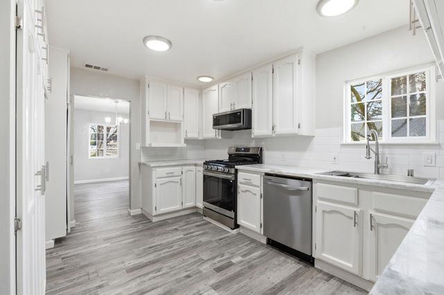 1550 E Marshall St, Turlock, CA 95380