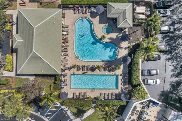 3435 Laurel Greens LN S 202, Naples, FL 34119