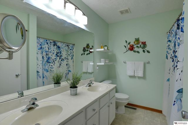 5821 South 159th Street, Omaha, NE 68135