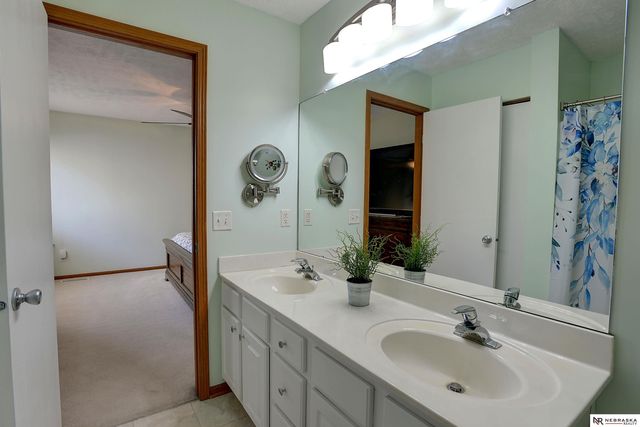 5821 South 159th Street, Omaha, NE 68135