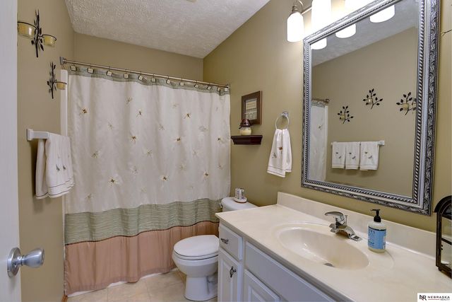 5821 South 159th Street, Omaha, NE 68135