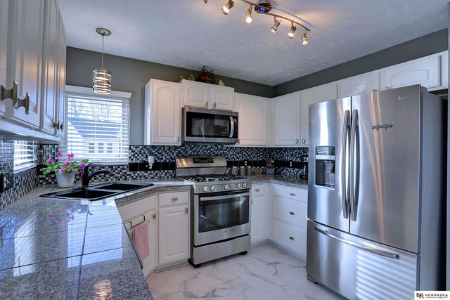 5821 South 159th Street, Omaha, NE 68135