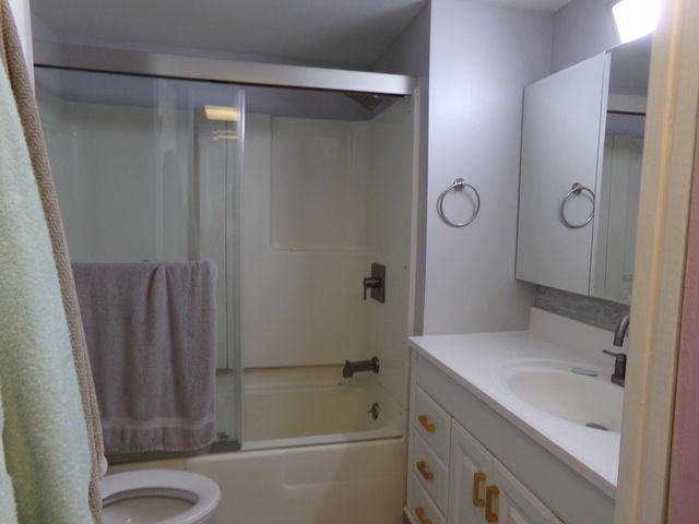 4215 Meadow View Drive, Boynton Beach, FL 33436