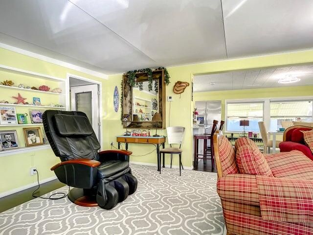 4215 Meadow View Drive, Boynton Beach, FL 33436