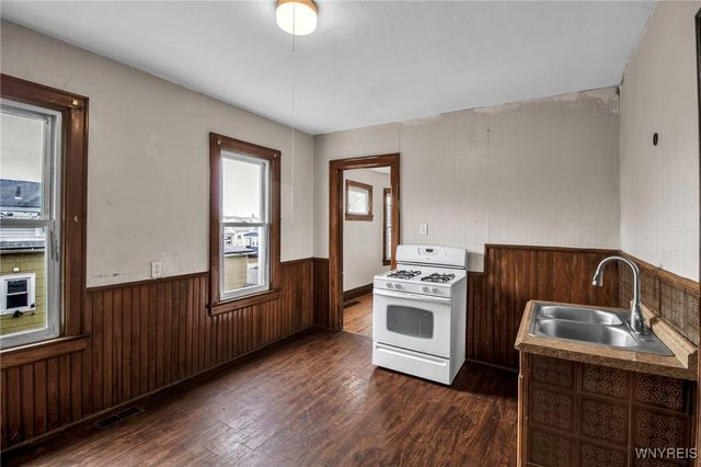 98 Victory Avenue, Lackawanna, NY 14218