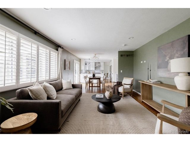 6335 S Geneva Cir, Englewood, CO 80111