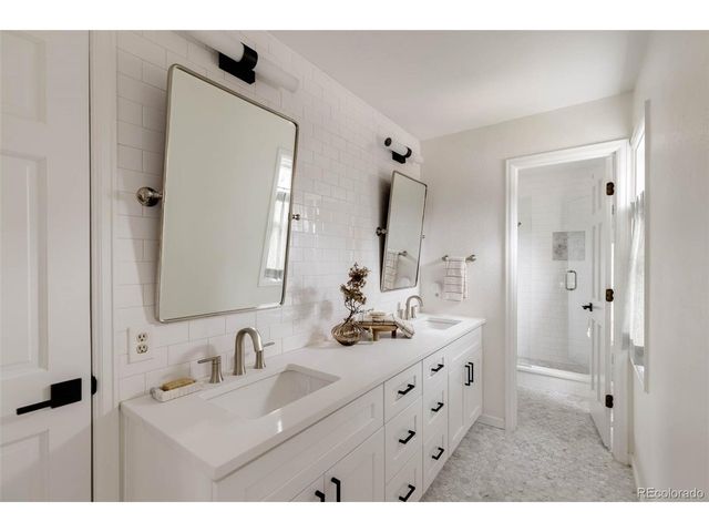 6335 S Geneva Cir, Englewood, CO 80111