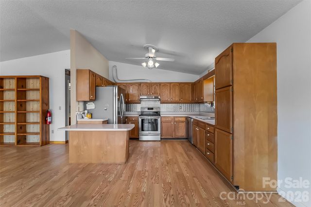 350 Sandy Bottom Road, Marshall, NC 28753