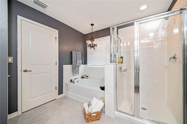 8019 ARTISAN CIRCLE, Seminole, FL 33777
