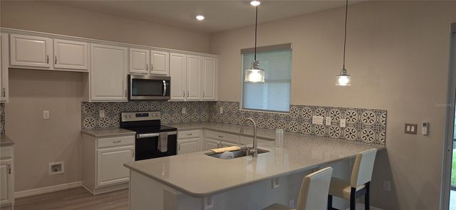 8019 ARTISAN CIRCLE, Seminole, FL 33777