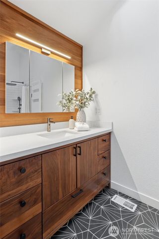 22904 NE 51st St, Redmond, WA 98053