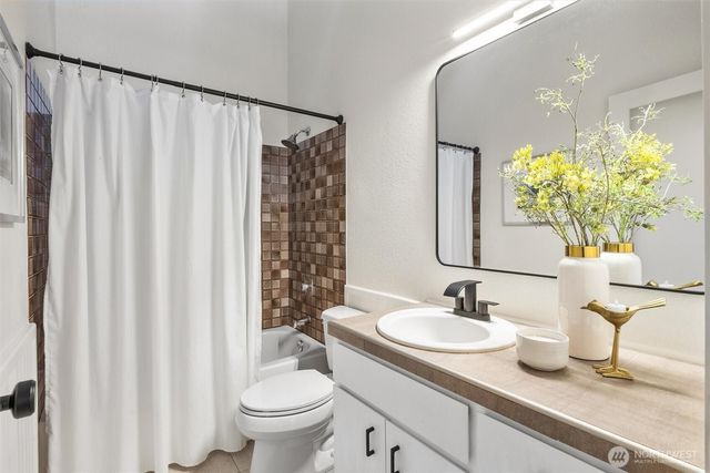 22904 NE 51st St, Redmond, WA 98053