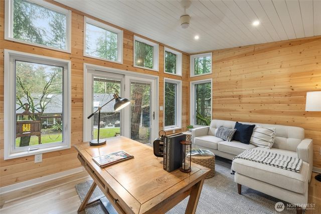 22904 NE 51st St, Redmond, WA 98053