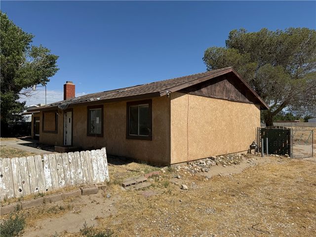 16254 Mossdale, Lancaster, CA 93535