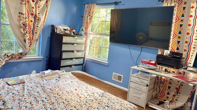 72 Heatherwood Drive, North Brunswick, NJ 08902