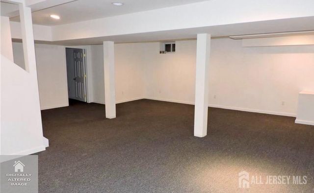 72 Heatherwood Drive, North Brunswick, NJ 08902