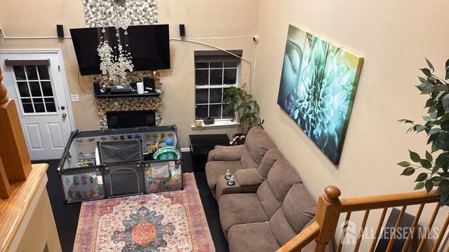 72 Heatherwood Drive, North Brunswick, NJ 08902