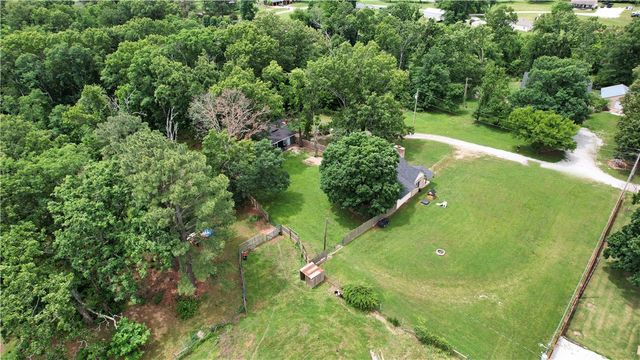 2711 Aspen Lane, Rogers, AR 72758