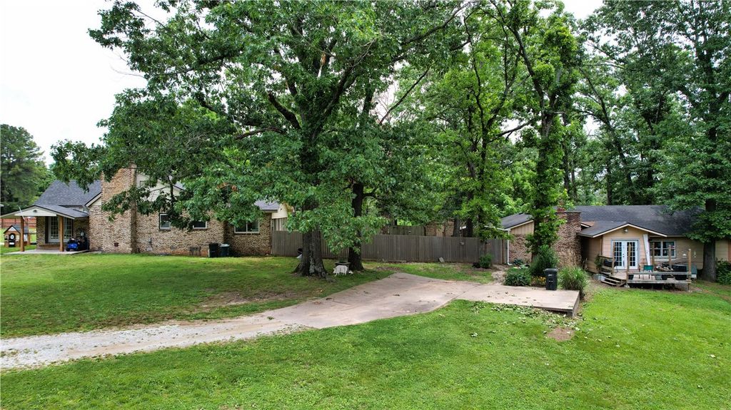 2711 Aspen Lane, Rogers, AR 72758