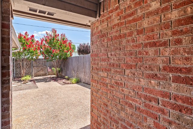5845 Westhaven Drive B, Fort Worth, TX 76132