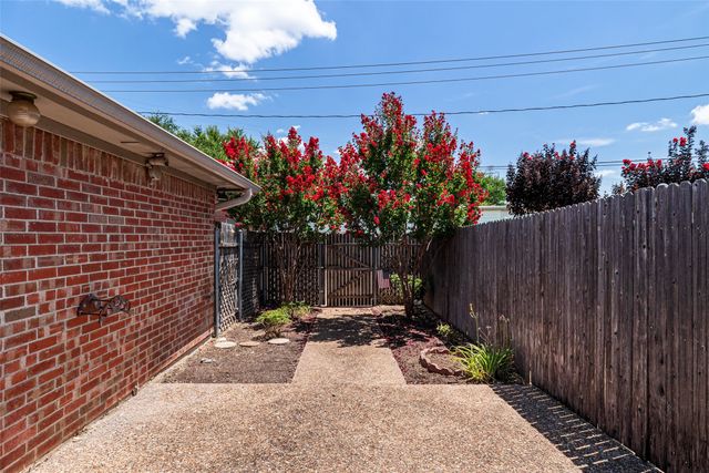 5845 Westhaven Drive B, Fort Worth, TX 76132