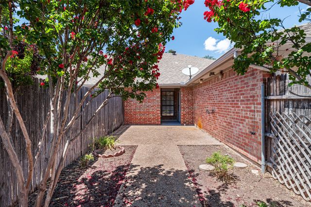 5845 Westhaven Drive B, Fort Worth, TX 76132