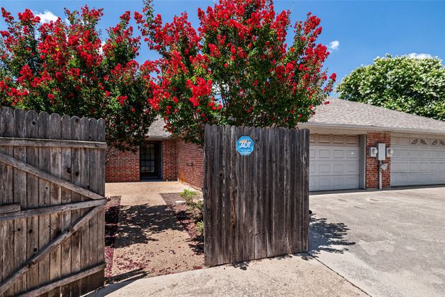 5845 Westhaven Drive B, Fort Worth, TX 76132
