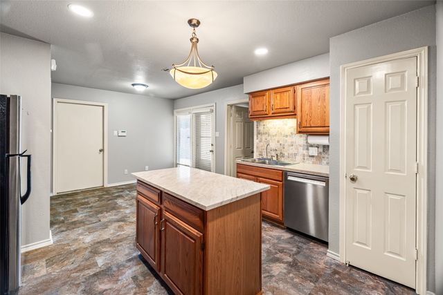 5845 Westhaven Drive B, Fort Worth, TX 76132