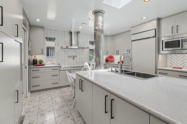 3813 N SARAYO CIR, Harrisburg, PA 17110