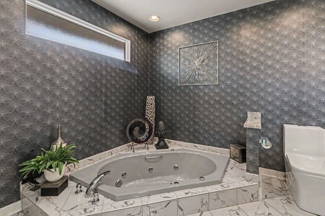 3813 N SARAYO CIR, Harrisburg, PA 17110