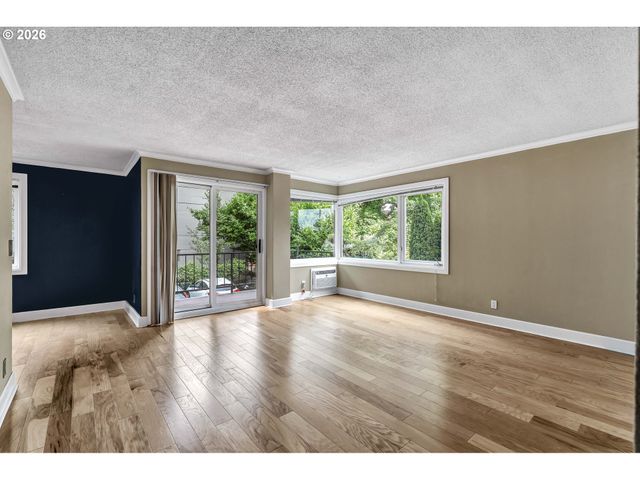 2211 Sw PARK Pl 204, Portland, OR 97205